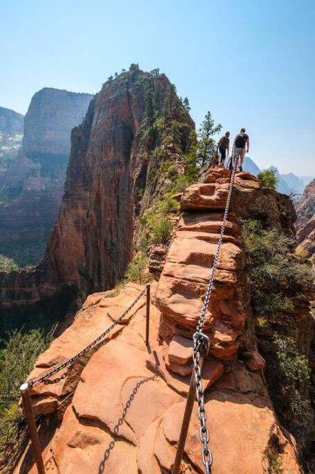 Вілла Red Rock Retreat Stunning Floor To Ceiling Views Гатч Екстер'єр фото